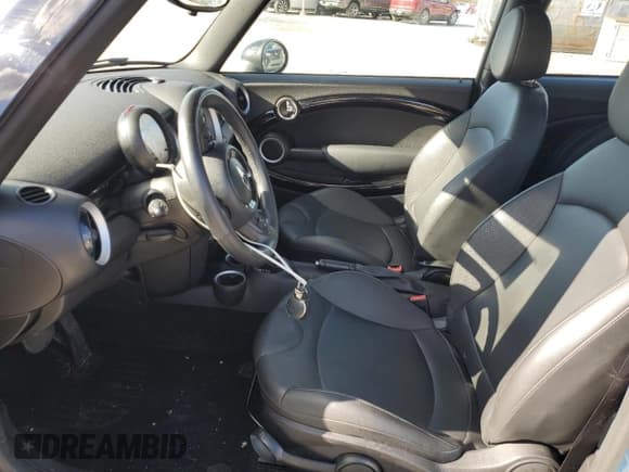 ✅ 2013 MINI Hardtop • VIN: WMWSU3C5XDT687477 • Lot: 91510225. Listed on Copart with 70,850 mi. Free auction sales archive from the USA and detailed vehicle history report at DreamBid. Image 7.