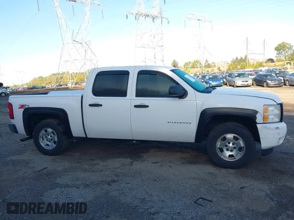 ✅ 2011 Chevrolet Silverado 1500 LT • VIN: 3GCPKSE3XBG251730 • Lot: 43478202. Wystawiony na IAAI z przebiegiem 159 837 mil. Bezpłatny archiwum sprzedaży aukcyjnych z USA i szczegółowy raport historii pojazdu na DreamBid. Zdjęcie 14.