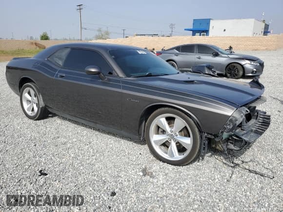 ✅ 2014 Dodge Challenger R/T Classic • VIN: 2C3CDYBT9EH313546 • Lot: 76400064. Wystawiony na Copart z przebiegiem 74 048 mil. Bezpłatny archiwum sprzedaży aukcyjnych z USA i szczegółowy raport historii pojazdu na DreamBid. Zdjęcie 4.