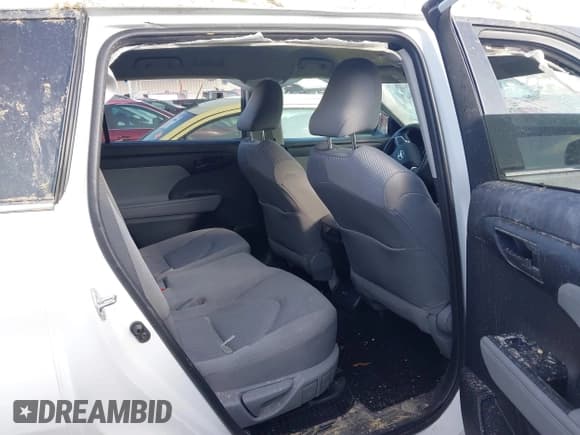 ✅ 2021 Toyota Highlander Hybrid LE • VIN: 5TDZARAH3MS507748 • Lot: 41580735. Listed on IAAI with 52,696 mi. Free auction sales archive from the USA and detailed vehicle history report at DreamBid. Image 8.