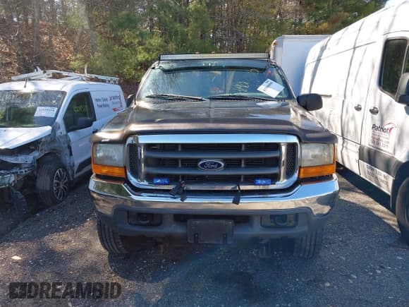 ✅ 2000 Ford F-350 XL • VIN: 1FTSX31L7YEB18236 • Lot: 41900090. Listed on IAAI with 71,543 mi. Free auction sales archive from the USA and detailed vehicle history report at DreamBid. Image 6.