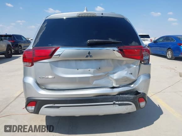 ✅ 2020 Mitsubishi Outlander SE • VIN: JA4AD3A38LJ000257 • Lot: 43329776. Listed on IAAI with 126,839 mi. Free auction sales archive from the USA and detailed vehicle history report at DreamBid. Image 16.