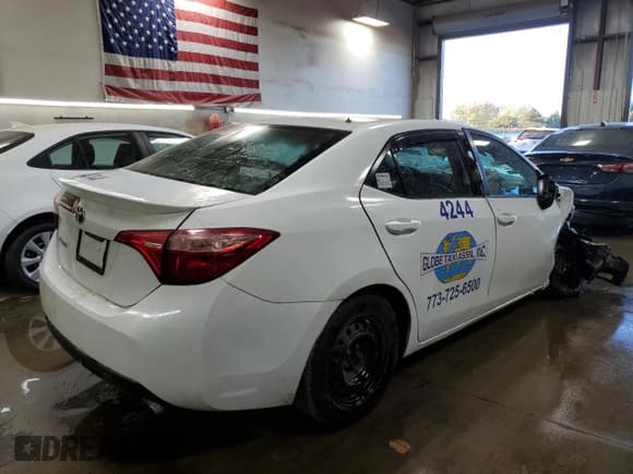 ✅ 2018 Toyota Corolla LE Eco • VIN: 5YFBPRHE4JP835941 • Lot: 72525224. Wystawiony na Copart z przebiegiem Nie podano. Bezpłatny archiwum sprzedaży aukcyjnych z USA i szczegółowy raport historii pojazdu na DreamBid. Zdjęcie 3.