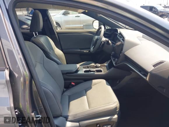 ✅ 2025 Lexus RZ 300e Premium • VIN: JTJABABB1SA008847 • Lot: 42871177. Listed on IAAI with 3,793 mi. Free auction sales archive from the USA and detailed vehicle history report at DreamBid. Image 5.