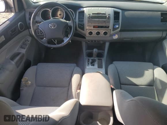 ✅ 2011 Toyota Tacoma • VIN: 3TMLU4EN8BM063649 • Lot: 91255795. Listed on Copart with 133,879 mi. Free auction sales archive from the USA and detailed vehicle history report at DreamBid. Image 8.