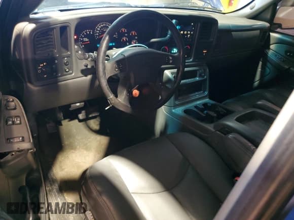 ✅ 2003 Chevrolet Silverado 2500HD LS • VIN: 1GCHC29U03E169549 • Лот: 61552235. Опубликован ранее на Copart с пробегом 364 288 миль. Бесплатный доступ к архиву аукционных продаж из США и подробный отчёт об истории автомобиля на DreamBid. Изображение 8.