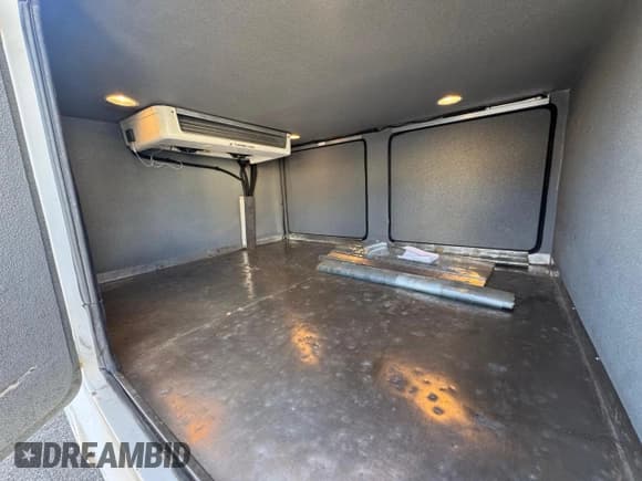 ✅ 2018 Chevrolet Silverado 1500 Work Truck • VIN: 1GCNKNEH3JZ289223 • Lot: 93032295. Listed on Copart with 219,558 mi. Free auction sales archive from the USA and detailed vehicle history report at DreamBid. Image 6.