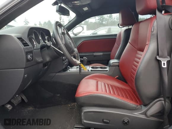 ✅ 2013 Dodge Challenger R/T • VIN: 2C3CDYBT5DH651136 • Lot: 80106224. Wystawiony na Copart z przebiegiem 28 272 mil. Bezpłatny archiwum sprzedaży aukcyjnych z USA i szczegółowy raport historii pojazdu na DreamBid. Zdjęcie 7.