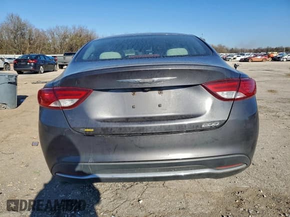 ✅ 2016 Chrysler 200 Limited • VIN: 1C3CCCAB4GN185712 • Lot: 95001775. Wystawiony na Copart z przebiegiem 194 979 mil. Bezpłatny archiwum sprzedaży aukcyjnych z USA i szczegółowy raport historii pojazdu na DreamBid. Zdjęcie 6.