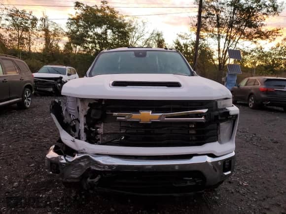 2025 Chevrolet Silverado 2500HD LT z VIN 2GC4KNEY8S1140523, wystawiony jako Copart lot #86786685 z przebiegiem 310 mil mil oraz Szkoda całkowita • Salvage title. Historia ofert i sprzedaży dostępna na DreamBid. Obrazek 5.