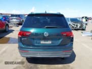 ✅ 2019 Volkswagen Tiguan SE • VIN: 3VV3B7AX2KM127765 • Lot: 43223939. Wystawiony na IAAI z przebiegiem 97 114 mil. Bezpłatny archiwum sprzedaży aukcyjnych z USA i szczegółowy raport historii pojazdu na DreamBid. Zdjęcie 16.