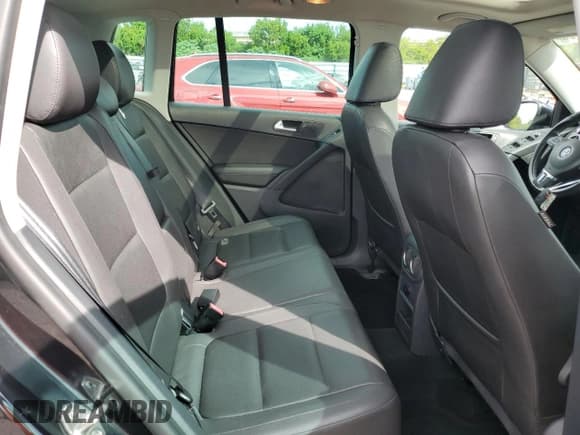 ✅ 2015 Volkswagen Tiguan SEL • VIN: WVGBV7AX5FW568681 • Lot: 91200685. Listed on Copart with 79,132 mi. Free auction sales archive from the USA and detailed vehicle history report at DreamBid. Image 10.