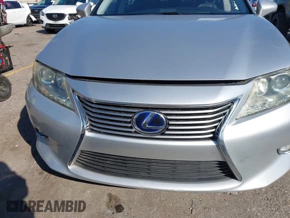 ✅ 2014 Lexus ES 300h • VIN: JTHBW1GG0E2039617 • Lot: 43604173. Wystawiony na IAAI z przebiegiem 173 759 mil. Bezpłatny archiwum sprzedaży aukcyjnych z USA i szczegółowy raport historii pojazdu na DreamBid. Zdjęcie 6.