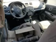 ✅ 2013 Nissan Versa S Plus • VIN: 3N1CN7AP7DL852859 • Lot: 69470305. Wystawiony na Copart z przebiegiem Nie podano. Bezpłatny archiwum sprzedaży aukcyjnych z USA i szczegółowy raport historii pojazdu na DreamBid. Zdjęcie 8.