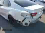 2021 Toyota Camry XSE z VIN 4T1K61AK4MU438222, wystawiony jako IAAI lot #43237160 z przebiegiem 49 103 mil mil oraz . Historia ofert i sprzedaży dostępna na DreamBid. Obrazek 6.