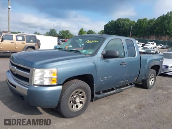 ✅ 2011 Chevrolet Silverado 1500 LS • VIN: 1GCRKREA0BZ168694 • Lot: 42818631. Wystawiony na IAAI z przebiegiem 405 702 mil mil. Skorzystaj z bezpłatnego archiwum sprzedaży aukcyjnych z USA i zobacz szczegółowy raport historii pojazdu na DreamBid. Zdjęcie 17.