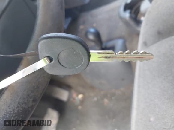 ✅ 2006 Chevrolet Silverado 2500HD Work Truck • VIN: 1GCHK29U96E100527 • Lot: 42870852. Wystawiony na IAAI z przebiegiem 169 391 mil. Bezpłatny archiwum sprzedaży aukcyjnych z USA i szczegółowy raport historii pojazdu na DreamBid. Zdjęcie 11.