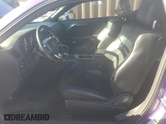 ✅ 2014 Dodge Challenger R/T Classic • VIN: 2C3CDYBTXEH205369 • Lot: 76815314. Wystawiony na Copart z przebiegiem 153 744 mil. Bezpłatny archiwum sprzedaży aukcyjnych z USA i szczegółowy raport historii pojazdu na DreamBid. Zdjęcie 7.