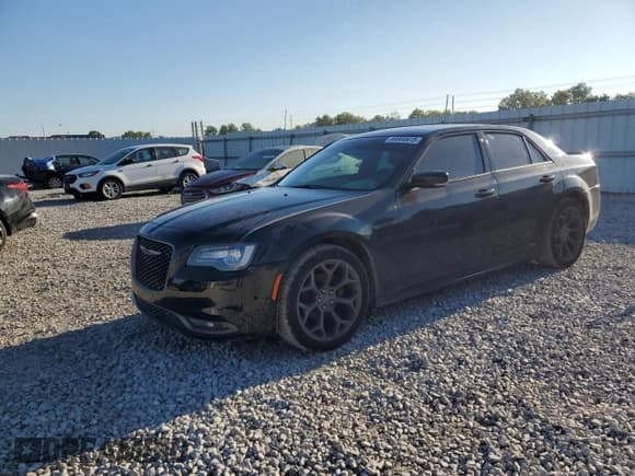 ✅ 2017 Chrysler 300 S Alloy Edition • VIN: 2C3CCABG5HH506374 • Lot: 69860615. Listed on Copart with 101,613 mi. Free auction sales archive from the USA and detailed vehicle history report at DreamBid. Image 1.