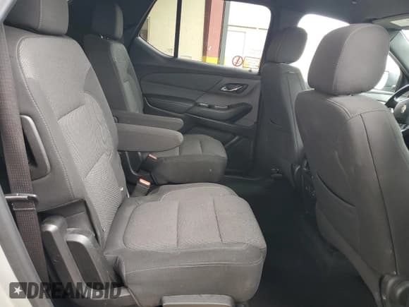 ✅ 2022 Chevrolet Traverse LT Cloth • VIN: 1GNEVMKW4NJ171794 • Lot: 51499765. Wystawiony na Copart z przebiegiem 396 683 mil. Bezpłatny archiwum sprzedaży aukcyjnych z USA i szczegółowy raport historii pojazdu na DreamBid. Zdjęcie 11.