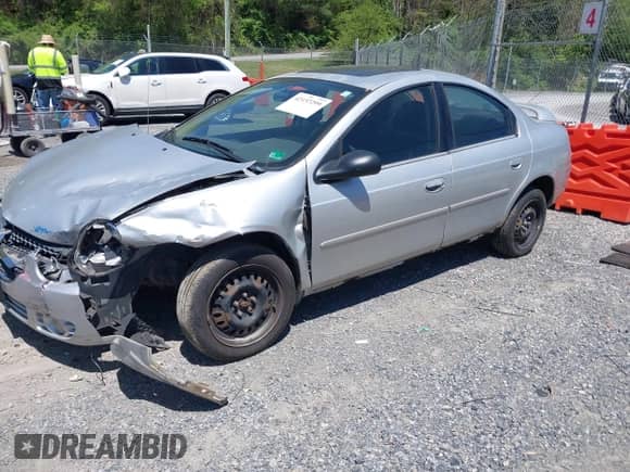 2004 Dodge Neon SXT z VIN 1B3ES56C44D580657, wystawiony jako IAAI lot #42137299 z przebiegiem 138 918 mil mil oraz . Historia ofert i sprzedaży dostępna na DreamBid. Obrazek 2.