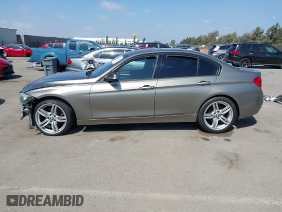✅ 2016 BMW 3 Series 328i • VIN: WBA8E9G59GNT83151 • Lot: 43379419. Listed on IAAI with Not provided. Free auction sales archive from the USA and detailed vehicle history report at DreamBid. Image 14.