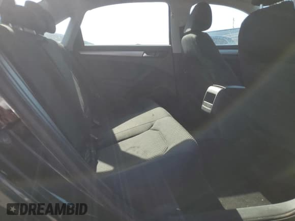 ✅ 2014 Volkswagen Passat S • VIN: 1VWAS7A34EC103585 • Lot: 70380135. Wystawiony na Copart z przebiegiem 122 892 mil. Bezpłatny archiwum sprzedaży aukcyjnych z USA i szczegółowy raport historii pojazdu na DreamBid. Zdjęcie 10.