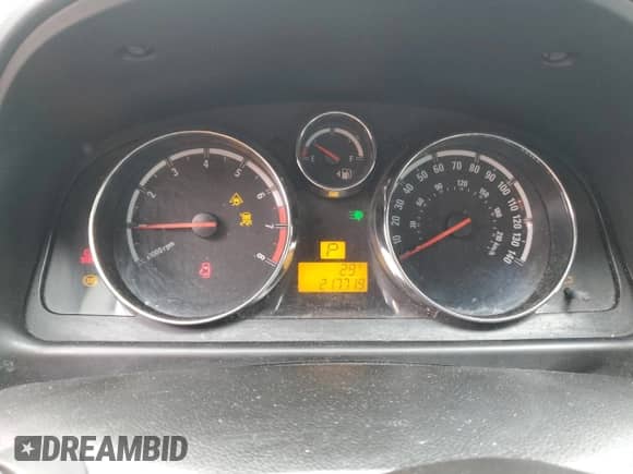 2008 Saturn VUE XE z VIN 3GSCL33P38S510236, wystawiony jako Copart lot #46272705 z przebiegiem 217 719 mil mil oraz Szkoda całkowita • Salvage title. Historia ofert i sprzedaży dostępna na DreamBid. Obrazek 9.