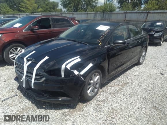 ✅ 2017 Ford Fusion SE • VIN: 3FA6P0H70HR319603 • Lot: 39692595. Wystawiony na IAAI z przebiegiem 195 961 mil. Bezpłatny archiwum sprzedaży aukcyjnych z USA i szczegółowy raport historii pojazdu na DreamBid. Zdjęcie 2.