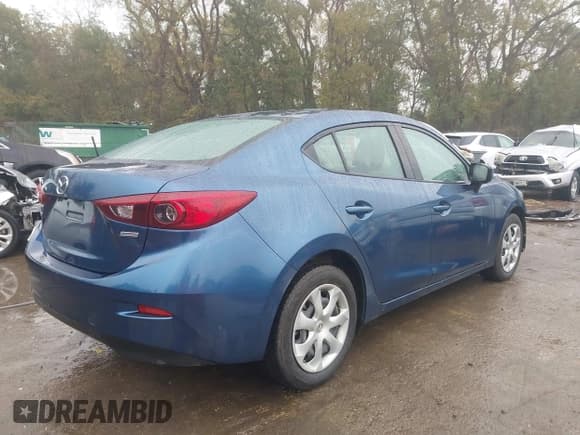 ✅ 2017 Mazda 3 Sport • VIN: 3MZBN1U72HM102705 • Lot: 43523735. Listed on IAAI with 186,365 mi. Free auction sales archive from the USA and detailed vehicle history report at DreamBid. Image 4.