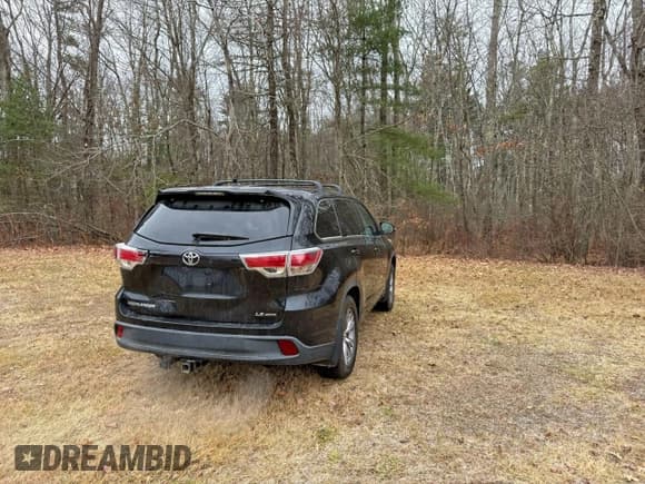 ✅ 2014 Toyota Highlander LE Plus • VIN: 5TDBKRFH3ES024317 • Lot: 95891355. Wystawiony na Copart z przebiegiem 177 932 mil. Bezpłatny archiwum sprzedaży aukcyjnych z USA i szczegółowy raport historii pojazdu na DreamBid. Zdjęcie 4.