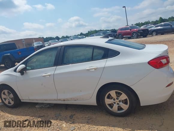 ✅ 2017 Chevrolet Cruze LS • VIN: 1G1BC5SM4H7108551 • Lot: 42629744. Listed on IAAI with 67,874 mi. Free auction sales archive from the USA and detailed vehicle history report at DreamBid. Image 14.