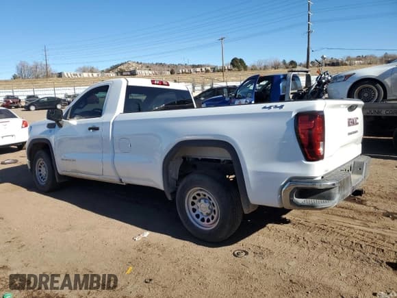 ✅ 2024 GMC Sierra 1500 • VIN: 3GTNUAED8RG219406 • Lot: 88583145. Wystawiony na Copart z przebiegiem 4 394 mil. Bezpłatny archiwum sprzedaży aukcyjnych z USA i szczegółowy raport historii pojazdu na DreamBid. Zdjęcie 2.