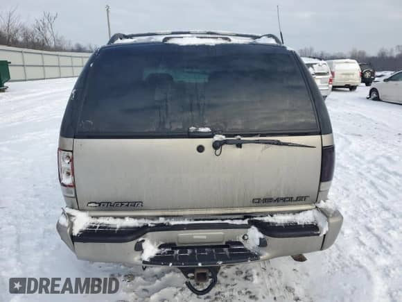 2001 Chevrolet Blazer LT z VIN 1GNDT13W91K239137, wystawiony jako Copart lot #88429655 z przebiegiem 163 132 mil mil oraz Szkoda całkowita • Salvage title. Historia ofert i sprzedaży dostępna na DreamBid. Obrazek 6.