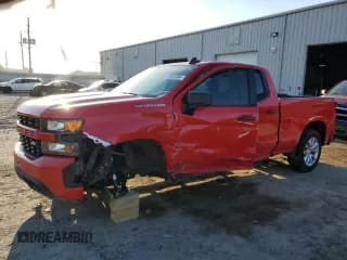 ✅ 2021 Chevrolet Silverado 1500 Custom • VIN: 1GCRYBEK5MZ328084 • Lot: 46501684. Wystawiony na Copart z przebiegiem 18 634 mil. Bezpłatny archiwum sprzedaży aukcyjnych z USA i szczegółowy raport historii pojazdu na DreamBid. Zdjęcie 1.