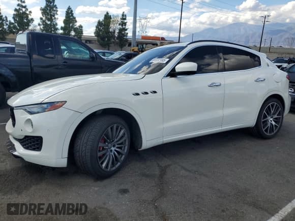 ✅ 2017 Maserati Levante S • VIN: ZN661YUS6HX234128 • Lot: 81332995. Listed on Copart with 48,354 mi. Free auction sales archive from the USA and detailed vehicle history report at DreamBid. Image 1.