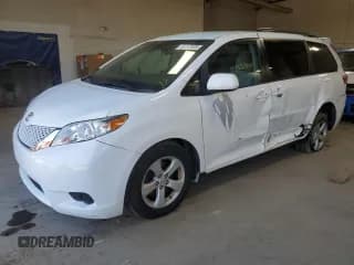 ✅ 2017 Toyota Sienna LE • VIN: 5TDKZ3DC1HS884303 • Lot: 59337505. Listed on Copart with 86,839 mi. Free auction sales archive from the USA and detailed vehicle history report at DreamBid. Image 1.