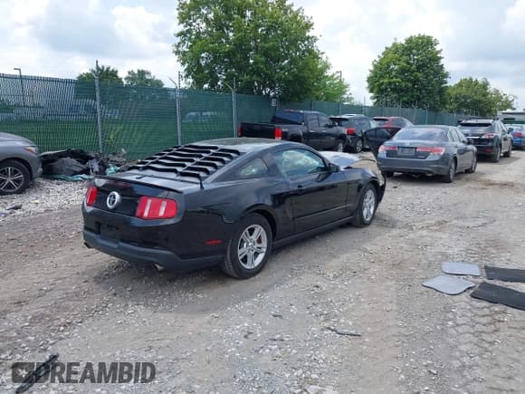 ✅ 2011 Ford Mustang V6 • VIN: 1ZVBP8AMXB5154447 • Lot: 42723044. Listed on IAAI with 100,061 mi. Free auction sales archive from the USA and detailed vehicle history report at DreamBid. Image 4.
