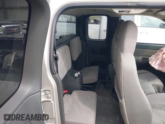 ✅ 2004 Chevrolet Colorado LS Z71 • VIN: 1GCDT196X48182271 • Lot: 42036317. Listed on IAAI with 149,606 mi. Free auction sales archive from the USA and detailed vehicle history report at DreamBid. Image 8.