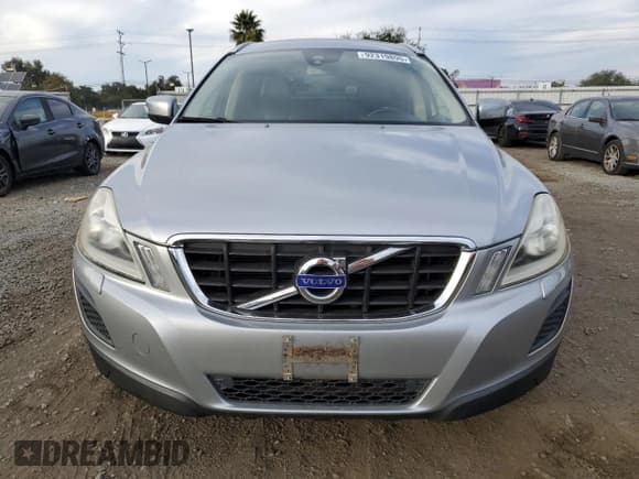 ✅ 2013 Volvo XC60 T6 • VIN: YV4902DZ8D2444391 • Lot: 92319895. Wystawiony na Copart z przebiegiem 106 977 mil. Bezpłatny archiwum sprzedaży aukcyjnych z USA i szczegółowy raport historii pojazdu na DreamBid. Zdjęcie 5.