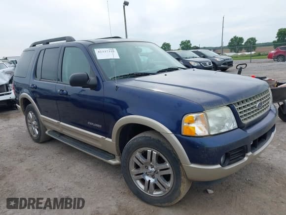✅ 2005 Ford Explorer Eddie Bauer • VIN: 1FMDU74K85UB09943 • Lot: 42337325. Wystawiony na IAAI z przebiegiem 252 668 mil. Bezpłatny archiwum sprzedaży aukcyjnych z USA i szczegółowy raport historii pojazdu na DreamBid. Zdjęcie 1.