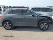 ✅ 2020 Audi Q3 S line Premium • VIN: WA1DECF31L1015427 • Lot: 42029499. Wystawiony na IAAI z przebiegiem 52 648 mil. Bezpłatny archiwum sprzedaży aukcyjnych z USA i szczegółowy raport historii pojazdu na DreamBid. Zdjęcie 14.