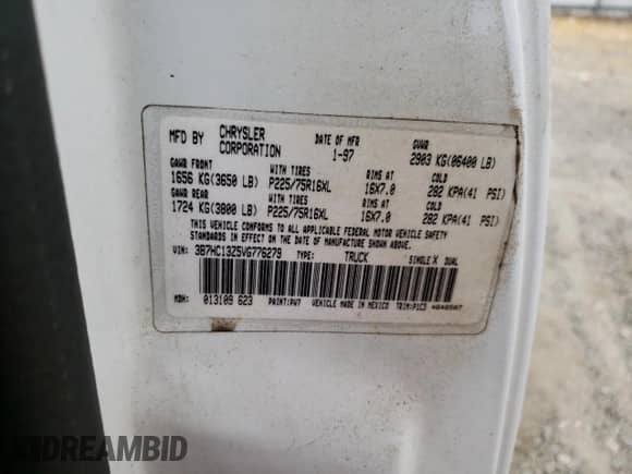 1997 Dodge 1500 с VIN 3B7HC13Z5VG776279, выставлен на аукционе Copart как лот 68575584 с пробегом 179 118 миль миль и Списание • Salvage title. История ставок и продаж доступна на DreamBid. Изображение 14.