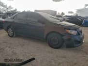 ✅ 2010 Toyota Corolla LE • VIN: JTDBU4EE8AJ080913 • Lot: 94343895. Wystawiony na Copart z przebiegiem 296 712 mil. Bezpłatny archiwum sprzedaży aukcyjnych z USA i szczegółowy raport historii pojazdu na DreamBid. Zdjęcie 4.