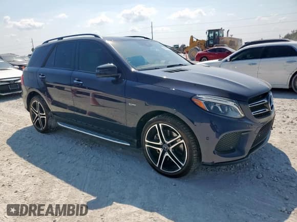 ✅ 2019 Mercedes-Benz GLE 43 AMG • VIN: 4JGDA6EB5KB197312 • Lot: 81431515. Listed on Copart with 28,925 mi. Free auction sales archive from the USA and detailed vehicle history report at DreamBid. Image 4.