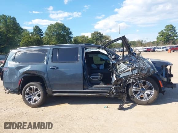✅ 2024 Jeep Wagoneer Series II • VIN: 1C4SJRBP9RS146130 • Lot: 43349875. Listed on IAAI with 30,607 mi. Free auction sales archive from the USA and detailed vehicle history report at DreamBid. Image 14.