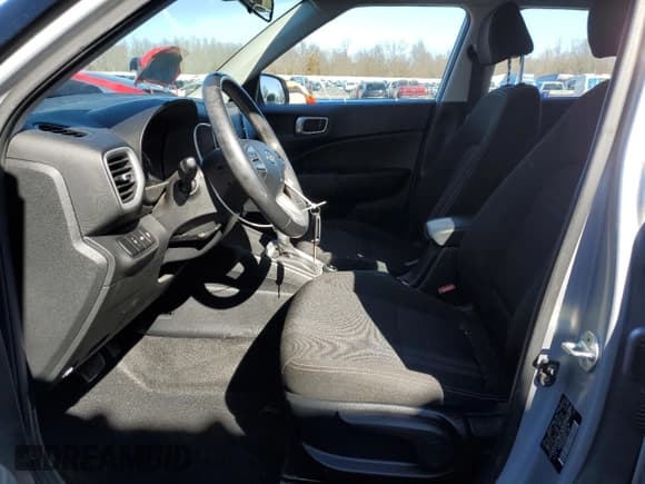 ✅ 2022 Hyundai Venue SEL • VIN: KMHRC8A33NU181189 • Lot: 49508585. Listed on Copart with 16,024 mi. Free auction sales archive from the USA and detailed vehicle history report at DreamBid. Image 7.