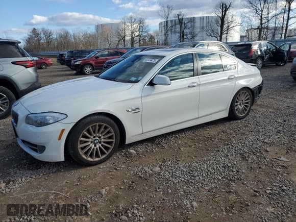 ✅ 2011 BMW 5 Series 535i xDrive • VIN: WBAFU7C52BC875576 • Лот: 92224475. Опубликован ранее на Copart с пробегом 188 232 миль. Бесплатный доступ к архиву аукционных продаж из США и подробный отчёт об истории автомобиля на DreamBid. Изображение 1.