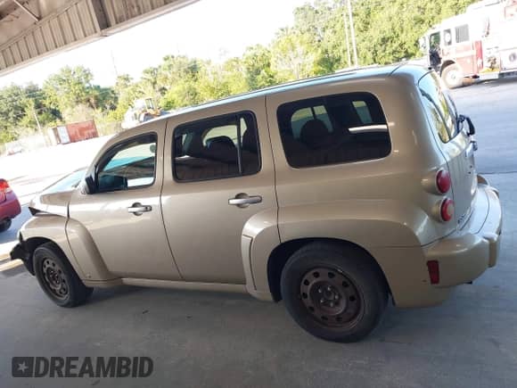 2007 Chevrolet HHR LS z VIN 3GNDA13DX7S571735, wystawiony jako IAAI lot #43500760 z przebiegiem 265 491 mil mil oraz . Historia ofert i sprzedaży dostępna na DreamBid. Obrazek 14.