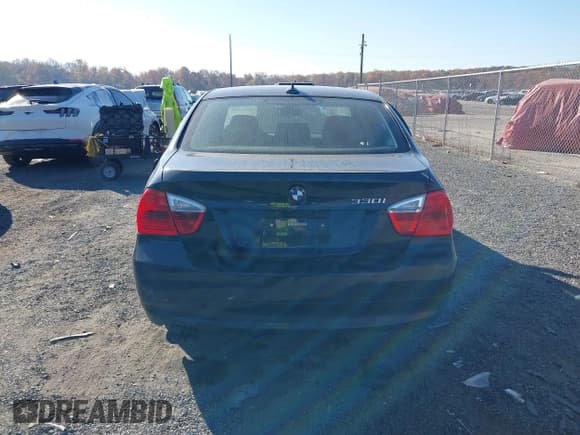 ✅ 2006 BMW 3 Series 330i • VIN: WBAVB33536AZ86617 • Lot: 40736005. Listed on IAAI with 139,015 mi. Free auction sales archive from the USA and detailed vehicle history report at DreamBid. Image 17.